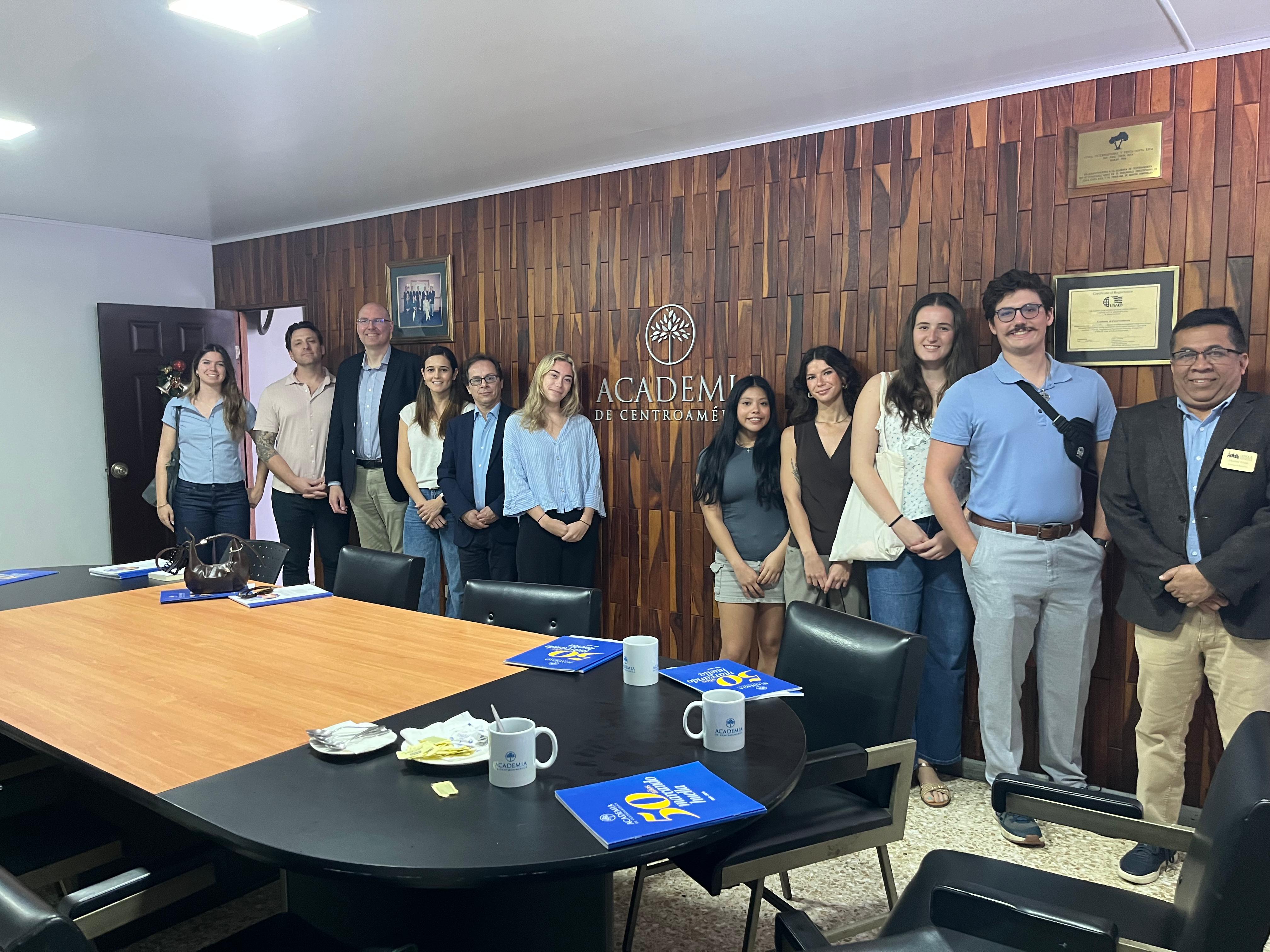 Academia De Centro America